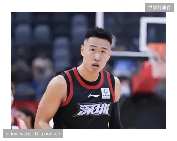 贺希宁携手外援史密斯，带领深圳队打出队史最佳常规赛表现。